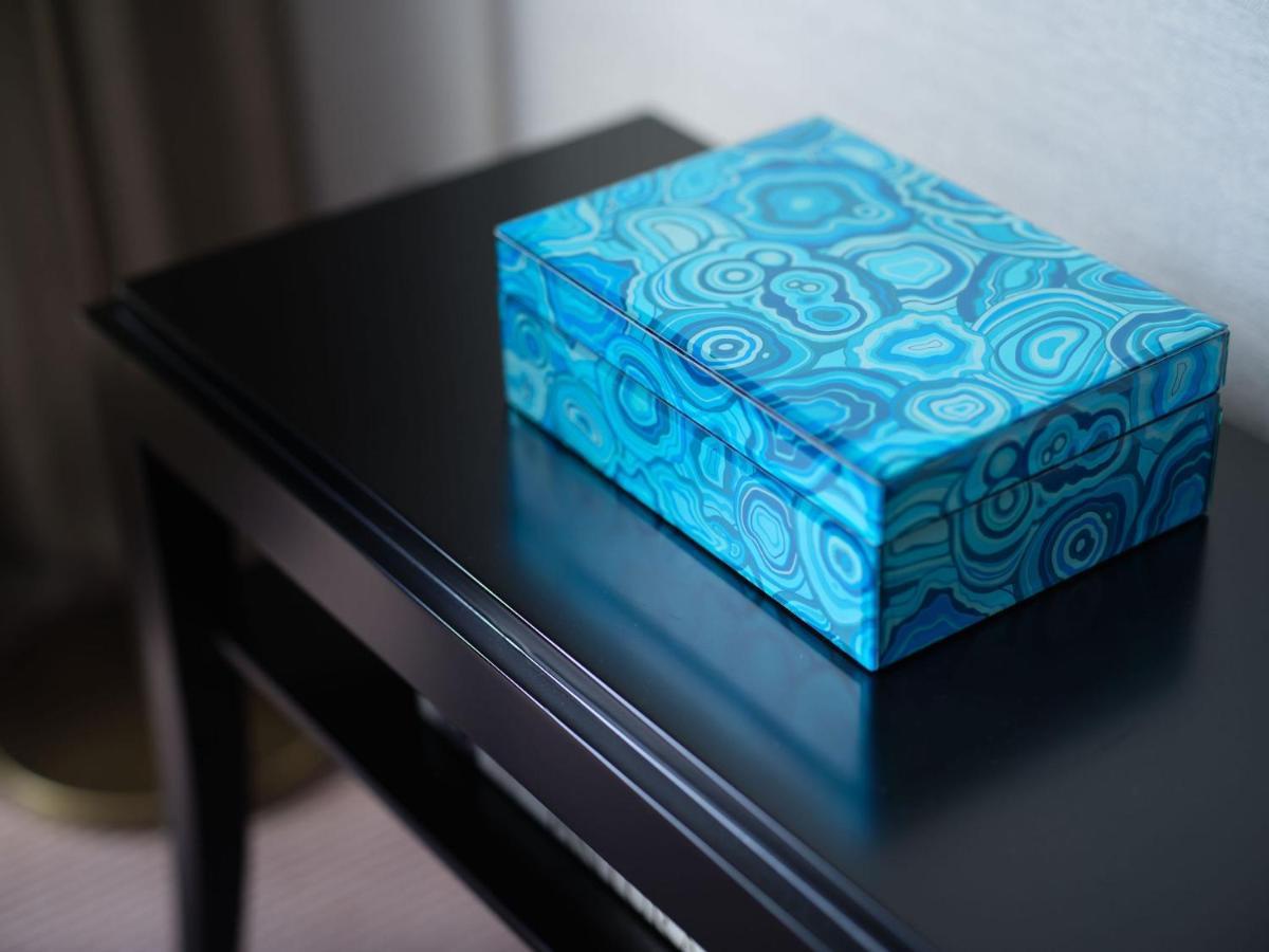 Corinthia Lisbon Hotel Екстериор снимка A box made of blue agate