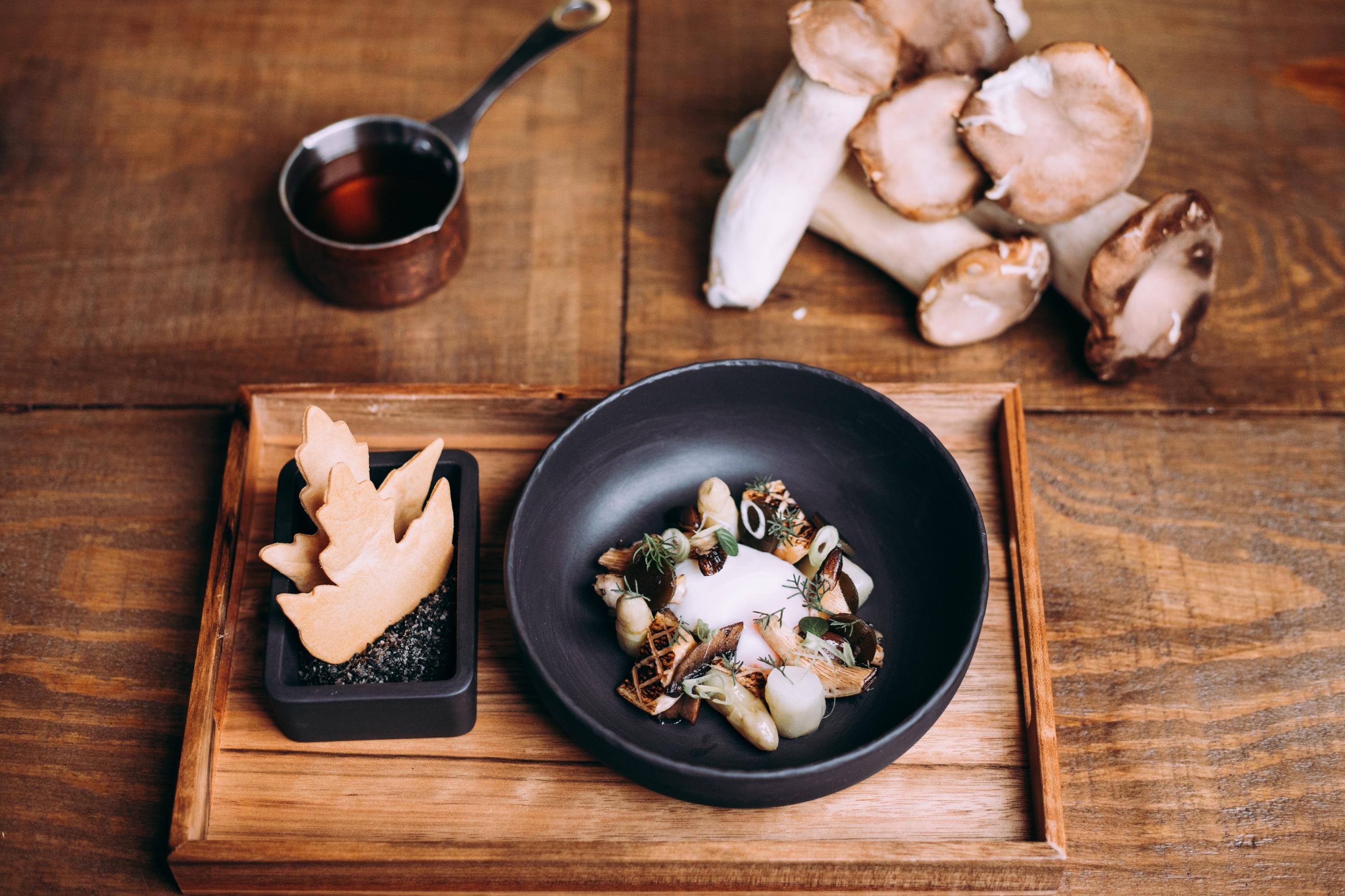 Corinthia Lisbon Hotel Екстериор снимка A dish of King Trumpet Mushrooms