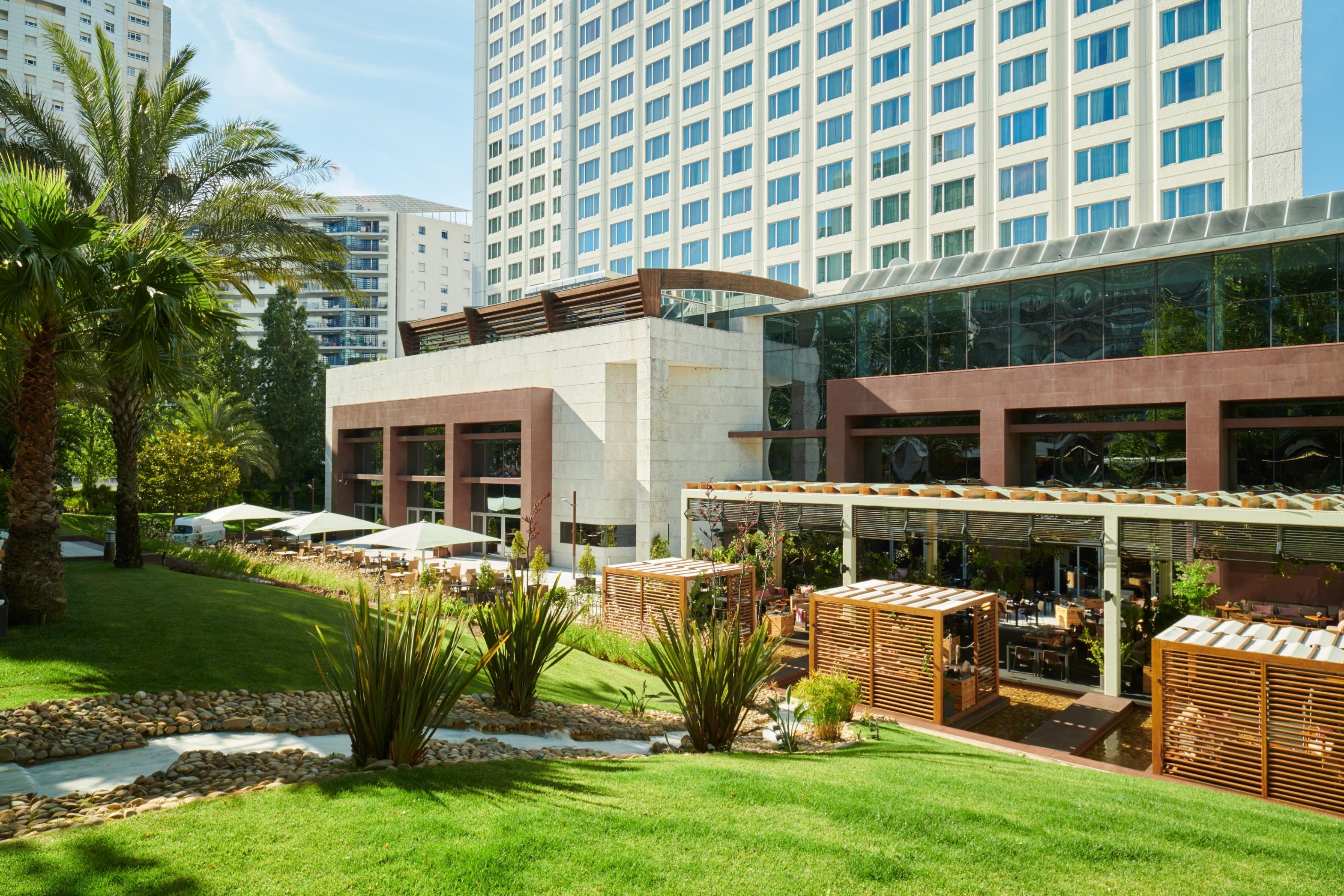 Corinthia Lisbon Hotel Екстериор снимка The Westin The Palm, Dubai